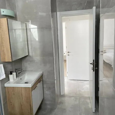 Modern Balcony Flat In Dereboyu - Walk Everywhere Nicosia