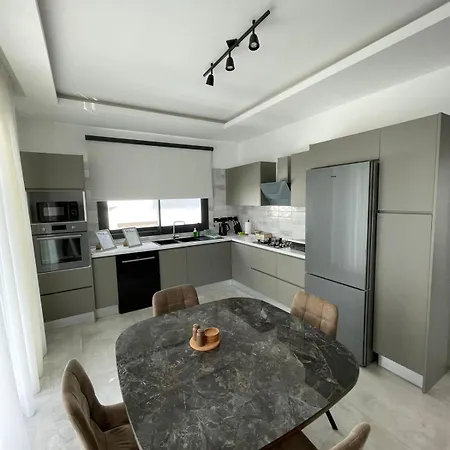 Apartman Modern Balcony Flat In Dereboyu - Walk Everywhere Nicosia