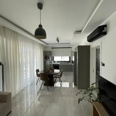Apartman Modern Balcony Flat In Dereboyu - Walk Everywhere